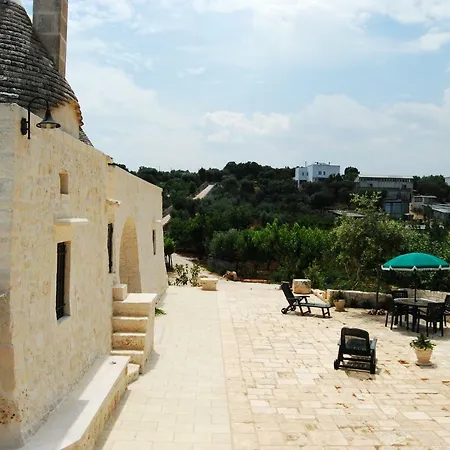 Trulli Tavolatonda Cisternino